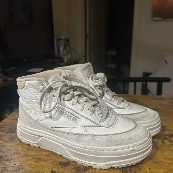 White High-Top Reeboks - Picture 5 of 5